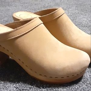No. 6 womens clogs
